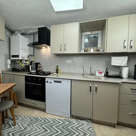 Ferienhaus Sehrin Merkezinde Muestakil Ev *